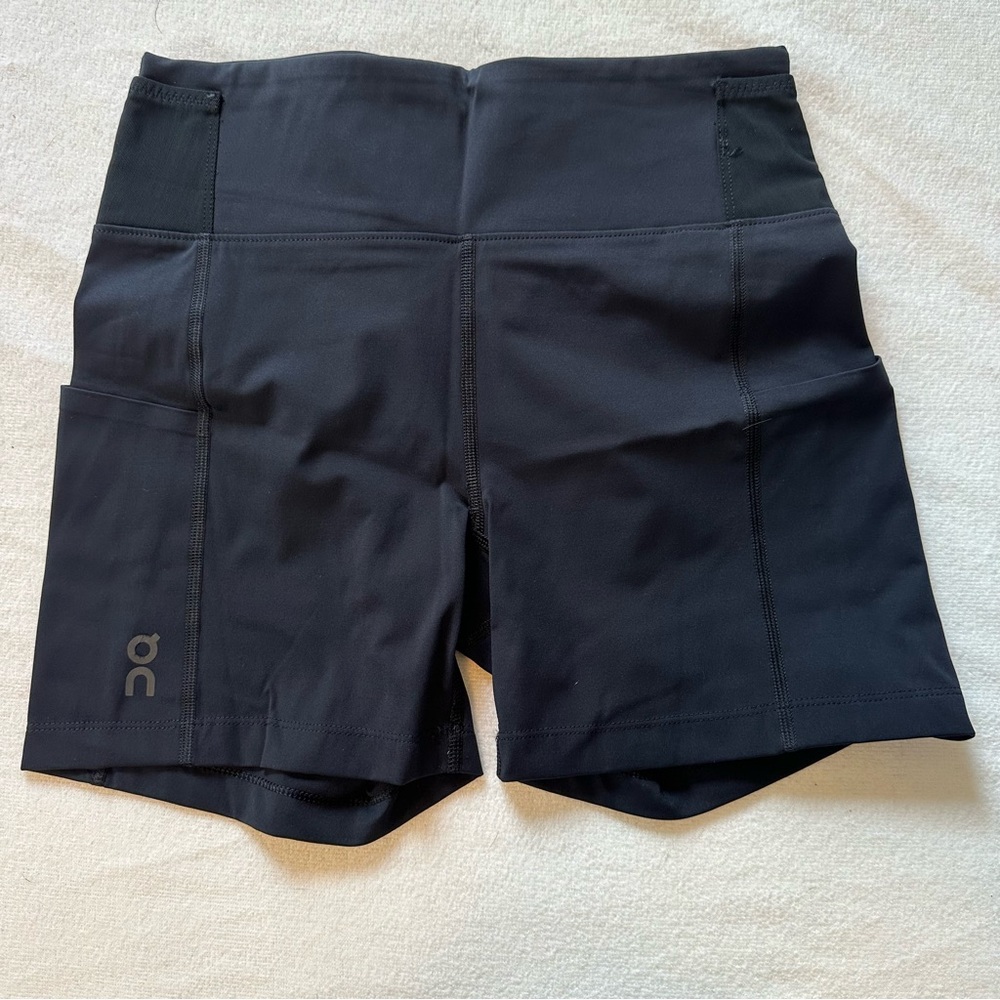 On cloud biker shorts